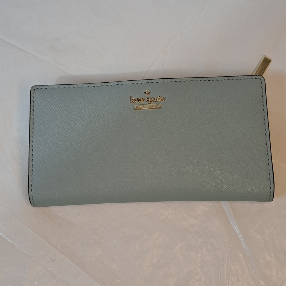 Kate Spade New York Staci Large Slim Bifold Wallet Light Blue 3.5" x 6.7"